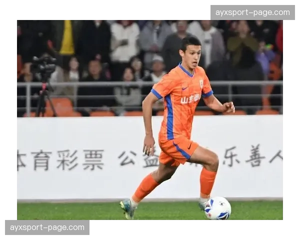 官方：瓦伦西亚与19岁青训中场巴勃罗·戈麦斯续约至2030年